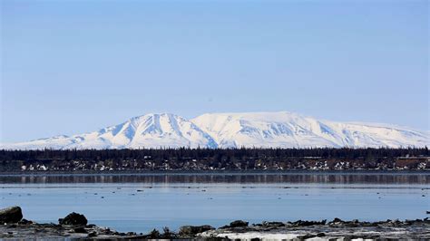 Alaskan skaters experience rare 'ice window' on alpine lakes