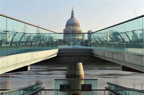 Wobbly Bridge London: Millennium - e-architect