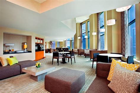 Chicago Accommodations by the River | Sheraton Grand Chicago Riverwalk