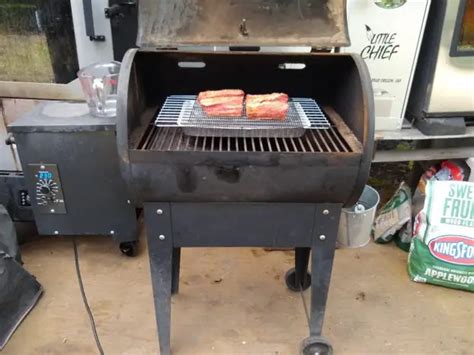 How to Smoke a Ham in an Electric Smoker: A Beginners Guide - Pioneer Smoke House