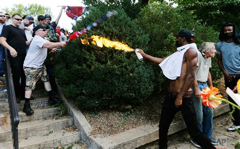 Violence adds momentum to removal of Confederate statues — AP Images ...