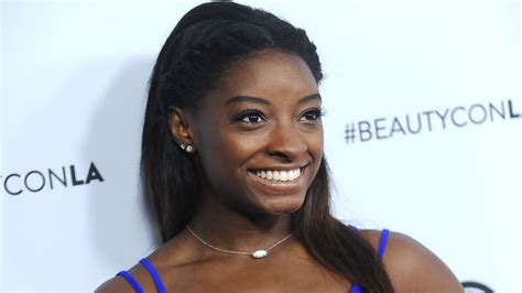 Simone Biles Reveals She Does Her Own Hair and Makeup for the 2021 ...