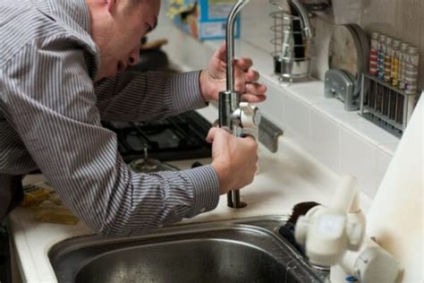 How To Fix or Replace a Kitchen Sink Sprayer | Homebuilding / Remodeling Guide