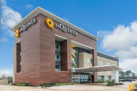 La Quinta Inn & Suites by Wyndham Houston Spring South | Spring, TX Hotels