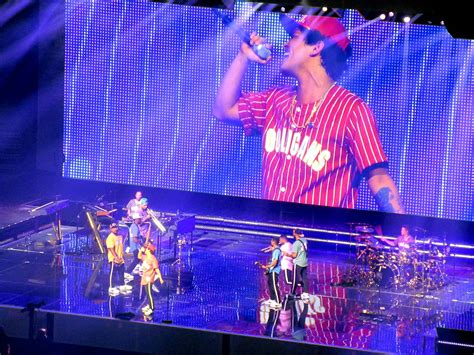 | Concert Review: Bruno Mars Strikes Gold With 24K Magic World TourThe ...