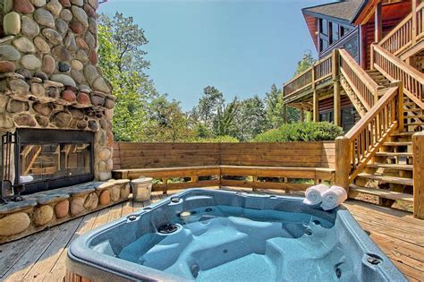 Gorgeous mountain cabin near downtown Blue Ridge w/ hot tub, fireplace, & more! UPDATED 2021 ...