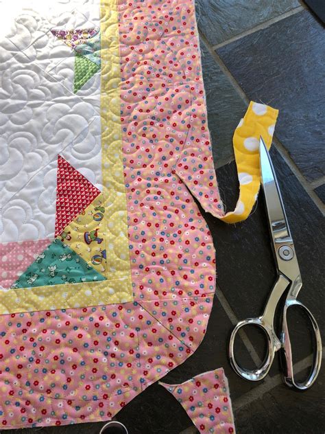 Free Tutorial: How to Scallop the Edges of the 30s Stars quilt