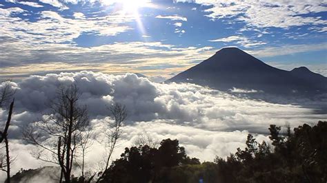 Sikunir Hill, Where You Can Catch The Best Sunrise - Dieng Plateau