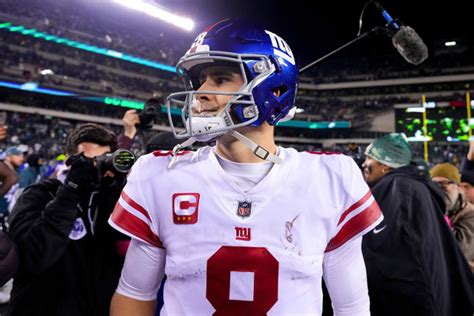 Giants Fear Daniel Jones Suffered 'Significant' Knee Injury vs. Raiders ...