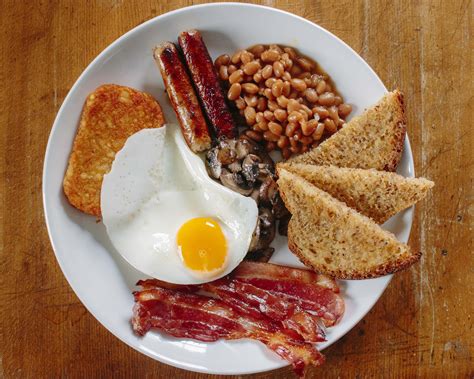 [Homemade] Mega-Breakfast: Sausage, Hash Brown, Bacon, Toast, Beans ...