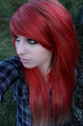 Edgy-Chic Emo Hairstyles for Girls - Pretty Designs