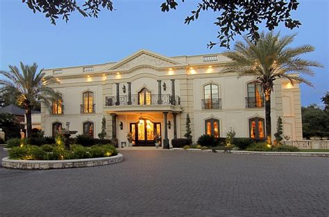 $18.9 Million Neoclassical Mansion In Houston, TX With JAWDROPPING Natatorium | Homes of the Rich