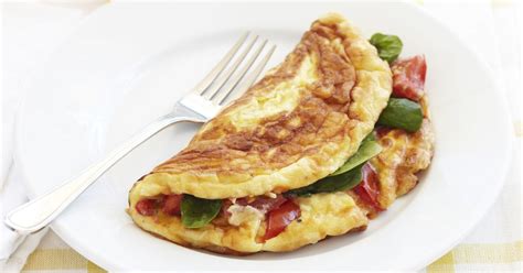 Spinach, cheese & tomato omelette