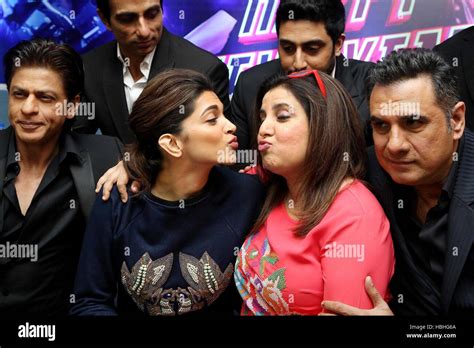 Sonu Sood, Abhishek Bachchan, Shahrukh Khan, Deepika Padukone kissing ...