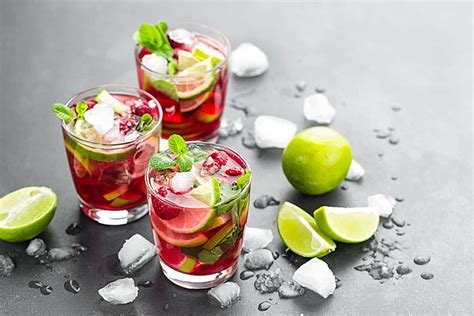 A Chilled And Revitalizing Raspberry Mojito Cocktail Infused With Lime ...