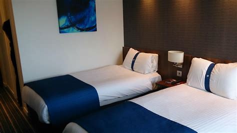 HOLIDAY INN EXPRESS EDINBURGH AIRPORT - Updated 2024 Prices & Hotel ...