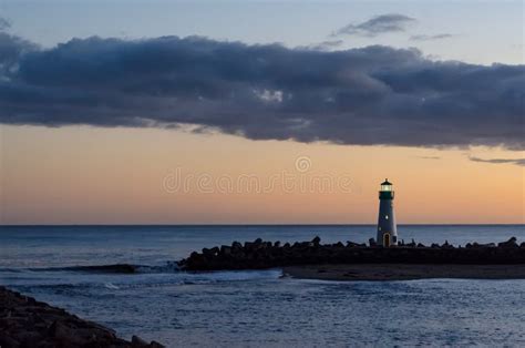 Santa Cruz Breakwater Light Stock Image - Image of cruz, house: 85130153