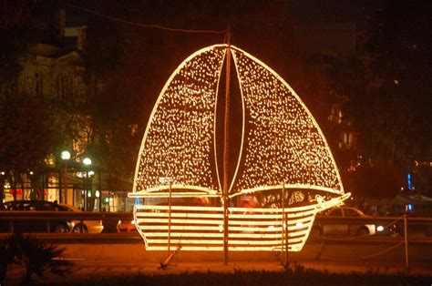 Old and New Christmas Traditions in Greece - GreekReporter.com