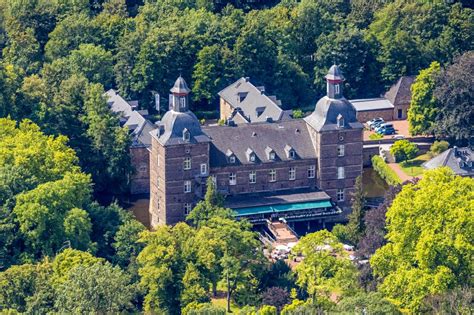 Luftaufnahme Essen - Gebäude des Schlosshotel Hugenpoet an der August-Thyssen-Straße im Ortsteil ...