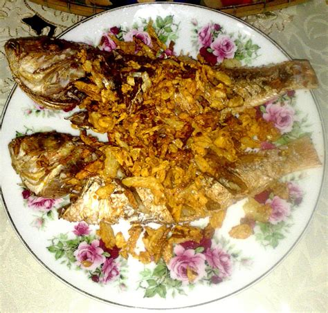 FAMILY JANNATI: IKAN KERISI GORENG BAWANG PUTIH