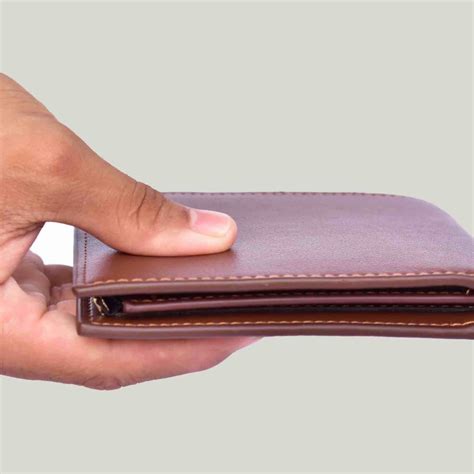 This RFID-Blocking Leather Wallet Combines Style and Functionality