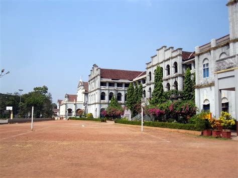 Mangalore Mangalore: St. Aloysius College Mangalore, Science and Commerce