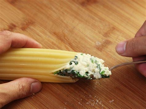 Spinach and Ricotta Manicotti Recipe