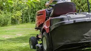 5 Best Riding Lawn Mower For Hills - GardenTooly