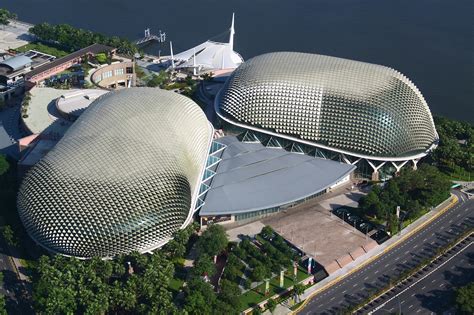 esplanade theatre ,singapore by isaac cheong / 500px