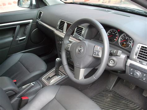 Vauxhall Vectra 2.2 Elite (auto) | Interior wasn't massively… | Flickr