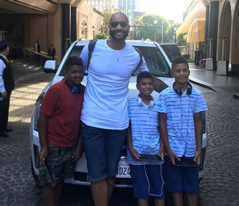 Former NBA Star Carlos Boozer and his family. Have a look!