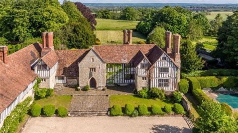 A Medieval English Manor With Ties to Churchill Lists for $7.8 Million