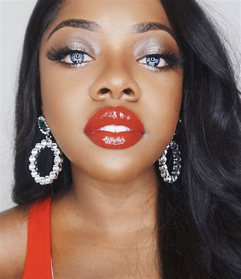 17 Stunning Pics That Prove Red Lipstick Was Made For Big Lips