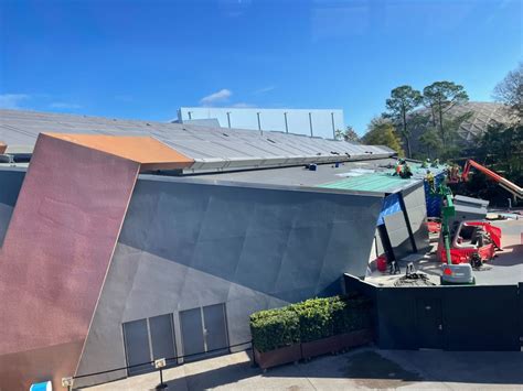 PHOTOS: Crews Work on Roof of Guardians of the Galaxy: Cosmic Rewind at ...