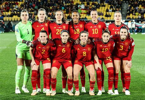 Most Spanish women footballers rejoin squad after deal