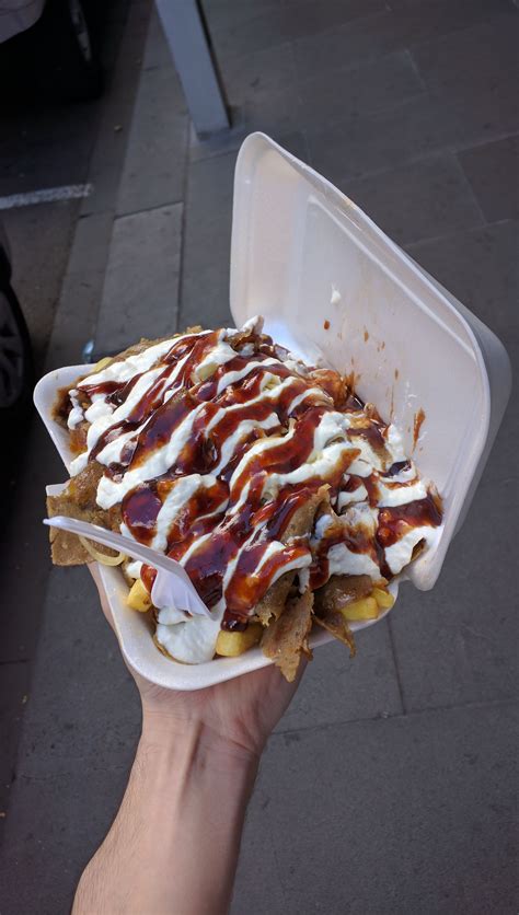 [I Ate] The Halal Snack Pack, (Lamb, cheese, BBQ Sauce, Garlic sauce ...