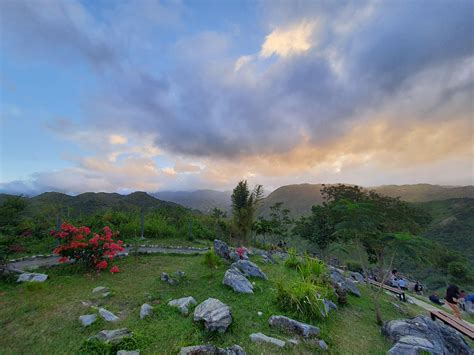 Waiting for sunrise at Treasure Mountain : Philippines