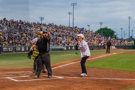 LSU’s Kim Mulkey ‘Ejected’ at Savannah Bananas Game in Baton Rouge - News