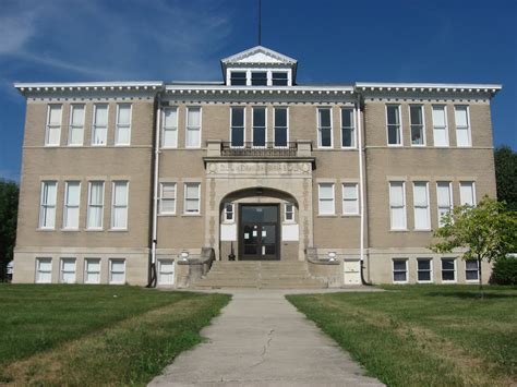 File:Blume High School, front.jpg - Wikimedia Commons