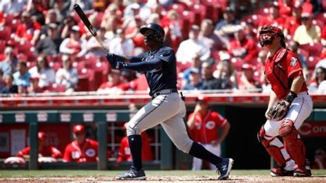 Ronald Acuna Jr. home run: Fan uses analytics to catch first career ...