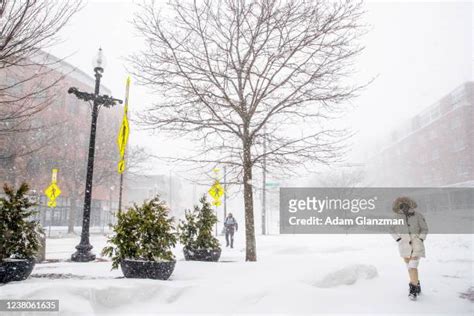 120 Snowstorm Cambridge Ma Stock Photos, High-Res Pictures, and Images - Getty Images