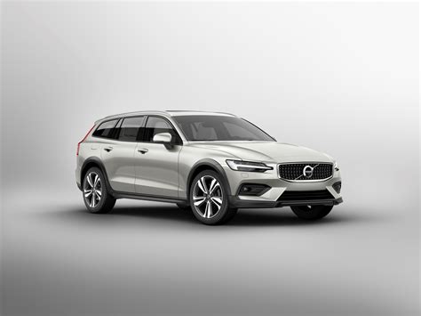 Volvo V60 Cross Country : premières photos officielles