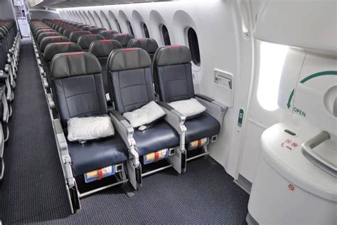 American Airlines 787-9 (789) Dreamliner Main Cabin Extra exit row seats | AirlinesFleet.com