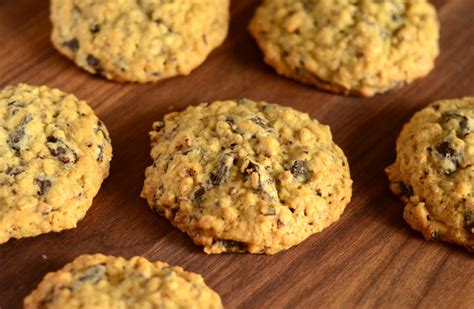 Chocolate Chunk Oatmeal Cookies with Cacao Nibs - Baking Bites