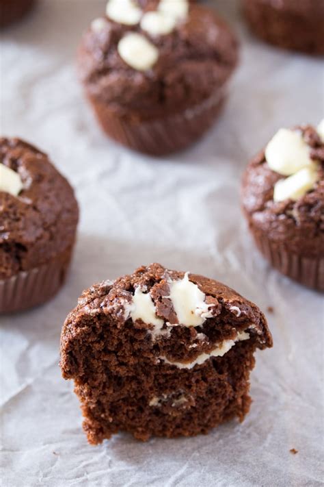 Cream Cheese Filled Chocolate Muffins | I Knead to Eat