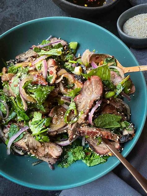 Thai BBQ Pork Salad: A Zesty Fusion of Flavors - Yummy Recipe