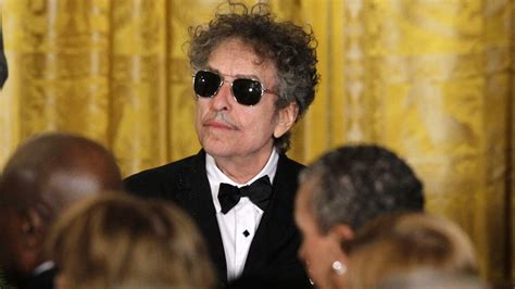 Bob Dylan wins 2016 Nobel Prize in literature - ABC13 Houston