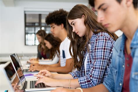 National study of high school students’ digital skills paints worrying ...