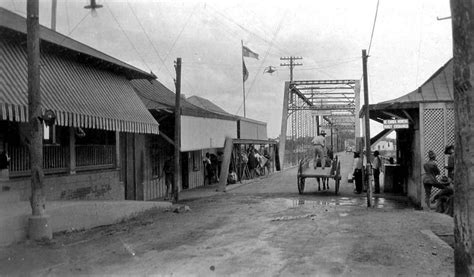 Foot and Wagon Bridge, Laredo Texas, 1899 | Texas photo, Laredo texas, Nuevo laredo