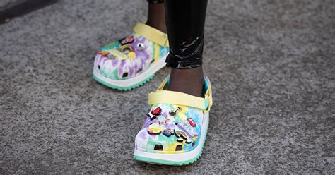 24 Crocs Outfit Ideas That Are Both Stylish and Comfy - PureWow